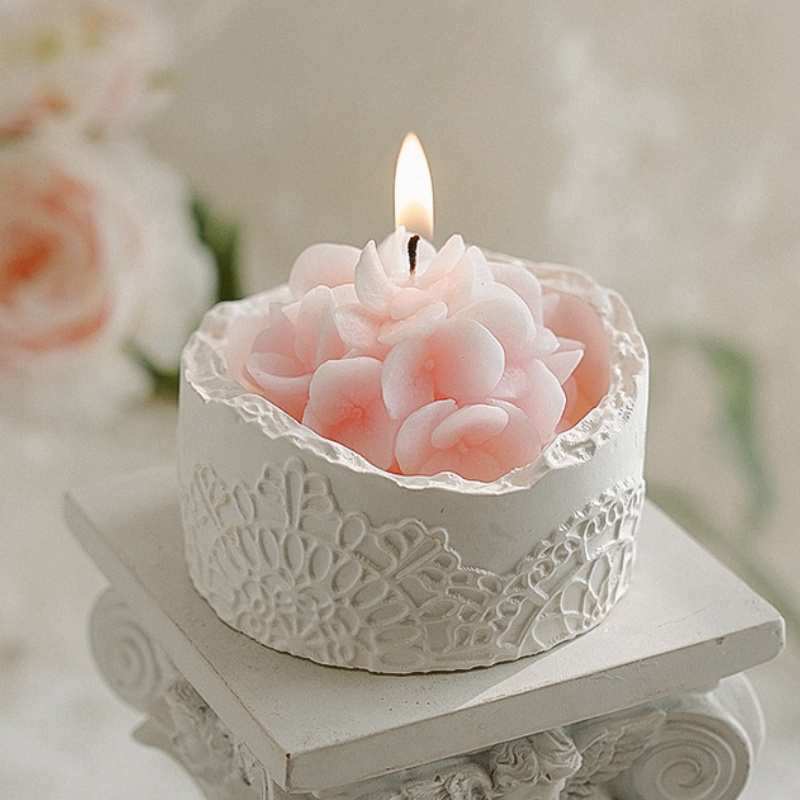 Candle in a Hydrangea Cup, Perfect for Women'S Day, Serves As a Fragrant Decorative Piece And Makes an Excellent Birthday Gift, Ideal for Celebrations And Gatherings