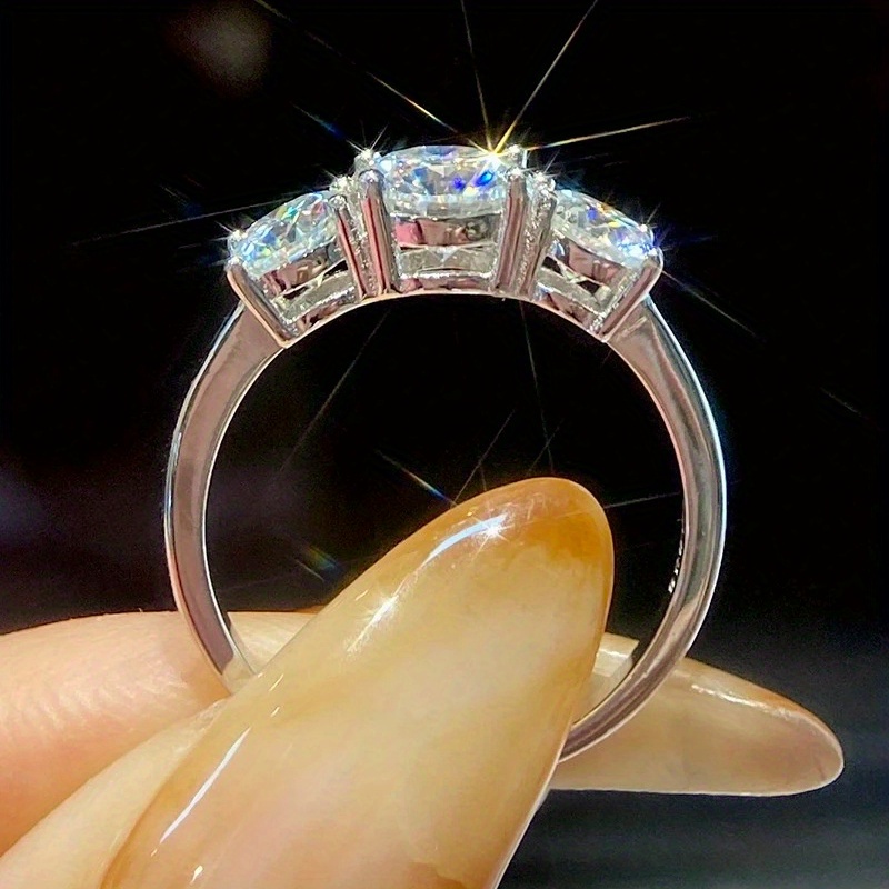 S925 Elegant Moissanite Three-stone Classic Ring, 2/4 Carat