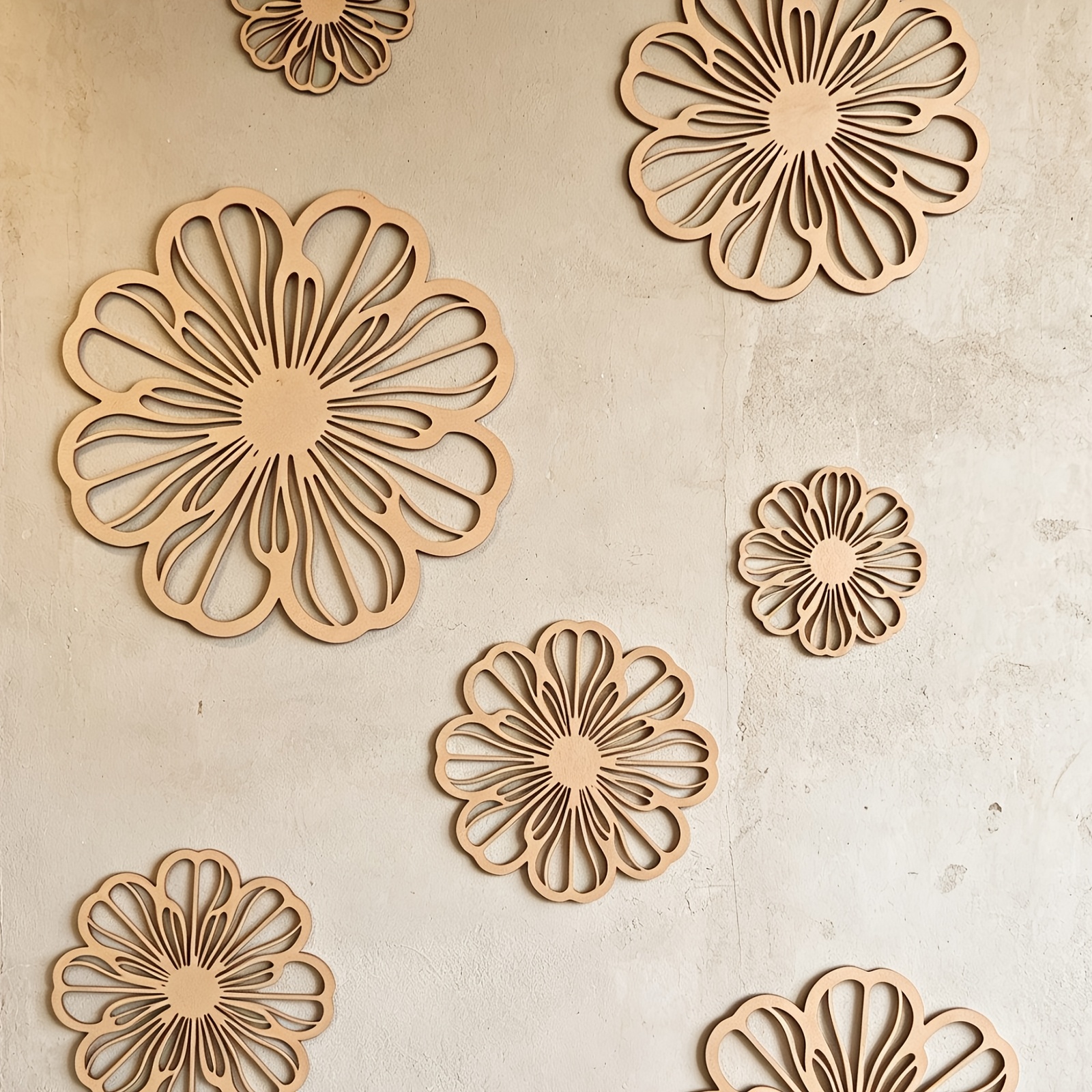 7pcs Set Wooden Carved Daisy Floral Wall Decor, Hollow-out Flower Wall Hanging, Nordic Rustic Style Living Room Bedroom Girls' Room Wall Decoration, Home Soft Furnishing
