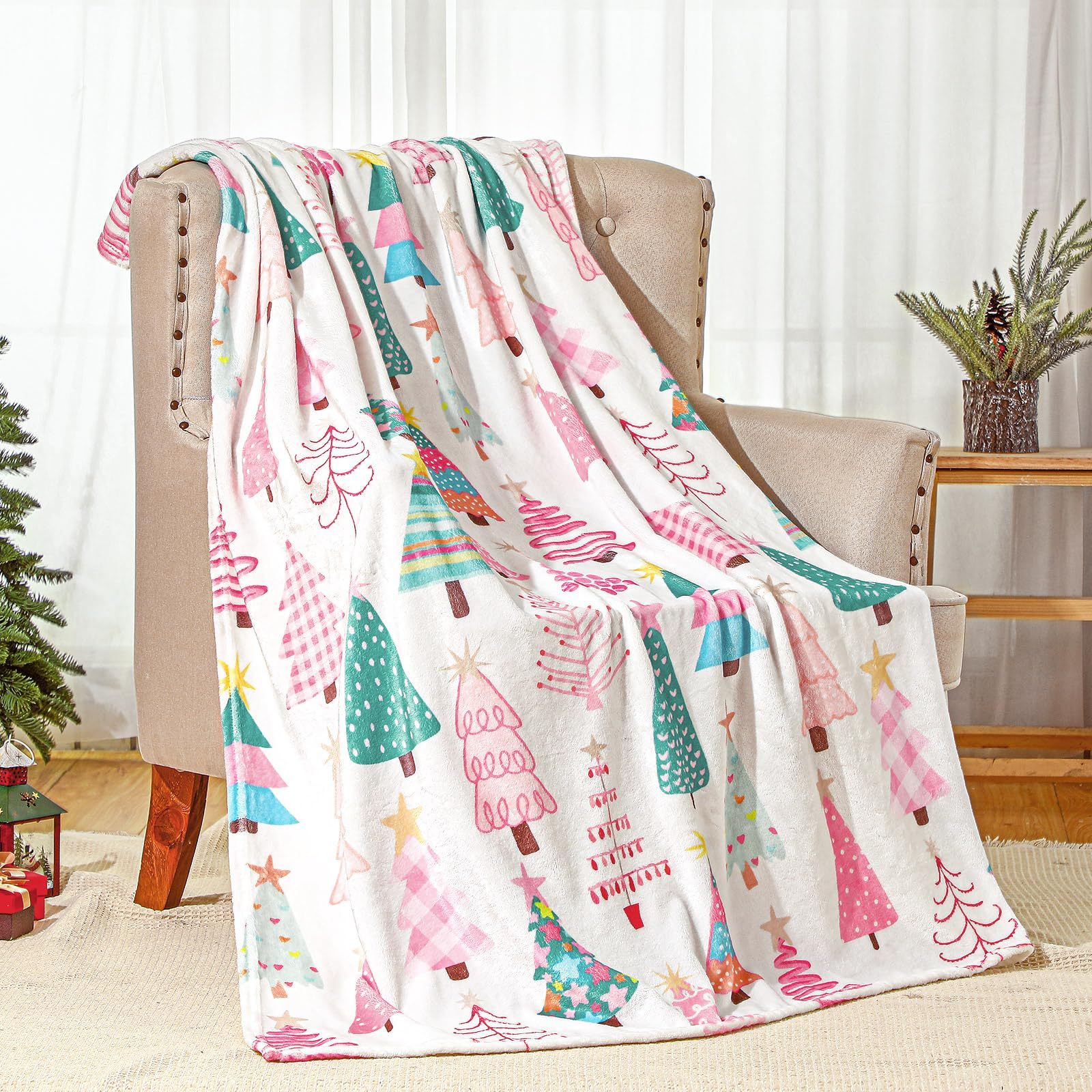 

1pc Style Christmas Flannel Throw Blanket - 50 X 60 Inches, Pattern With Cartoon Tree, Stain Resistant, All , , Non-woven Fabric, Hot- , Soft Warm Lightweight Blanket For Sofa Bed Home Decor