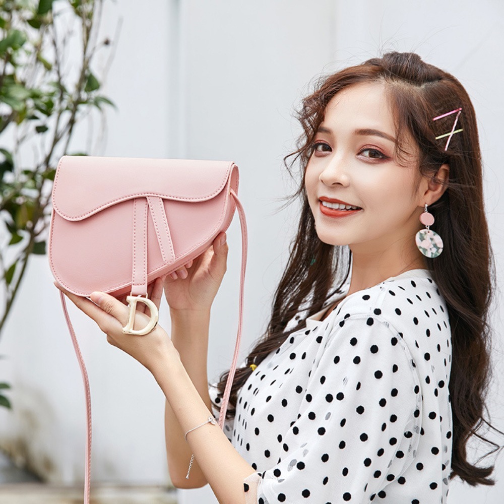 single shoulder bag versatile casual crossbody bag adjustable shoulder strap suitable for daily use outdoor shopping work christmas style bag ideal for gifting girlfriend gift new year present