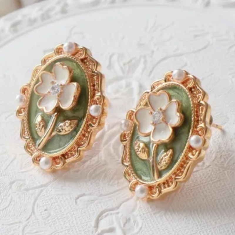 Women's Elegant Retro Green Enamel Floral Oval Stud Earrings