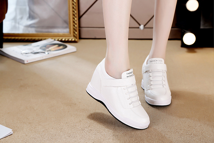 Tenis casual con plataforma para mujer, blancos, cómodos para caminar, suela de goma, forro de tela, versátiles para todas las temporadas, plantilla de EVA, material sintético en exterior e interior