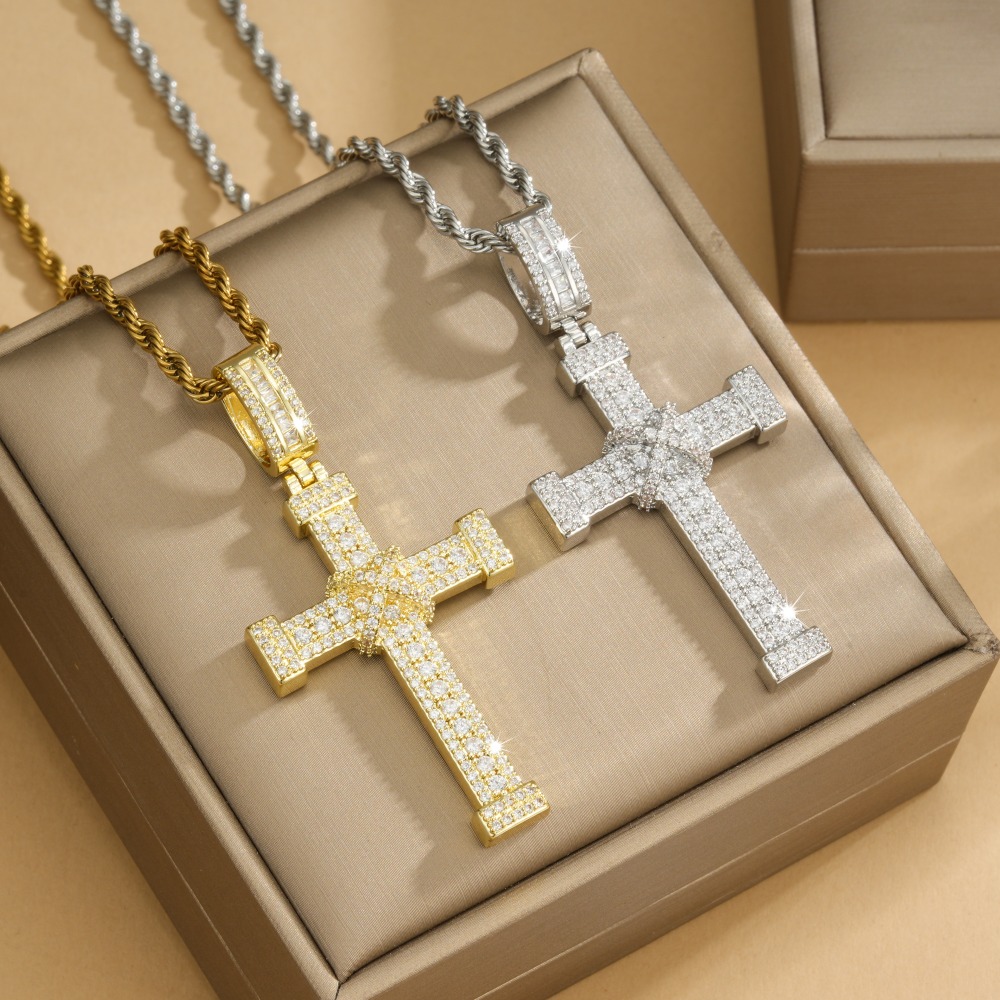 Fashion Ice Out Copper Cross Pendant Necklace, Luxurious Gift