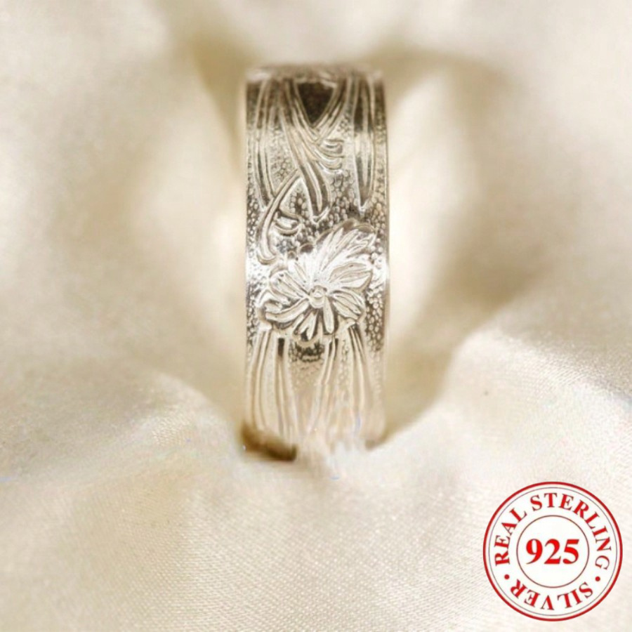 Women's Classic Lotus Pattern Ring in 925 Sterling Silver