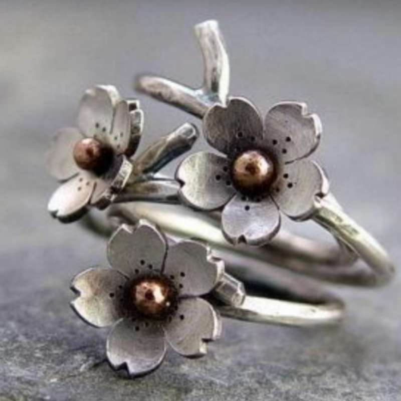 Women's Vintage Three Small Flowers Ring, Floral Design