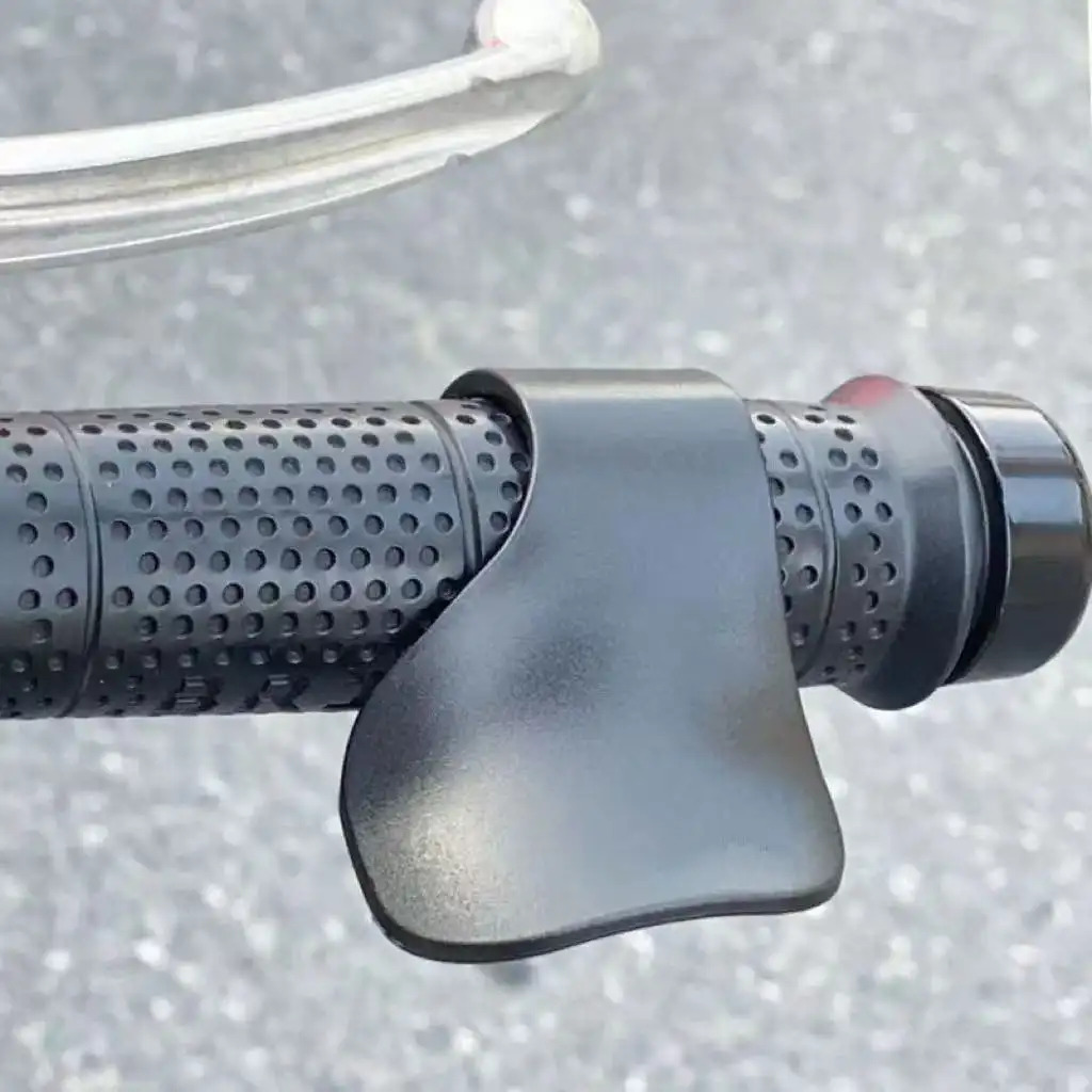 1/2 piezas de la última empuñadura asistente de acelerador en fibra de carbono para motocicleta - potenciador de aceleración, descanso del acelerador, control de crucero, manija auxiliar con guantes cómodos y abrazadera ahorradora de combustible