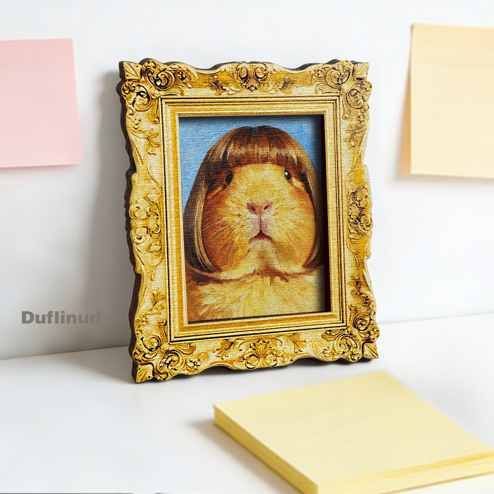 E-shop Ein niedlicher Hamster-Kühlschrankmagnet aus Holz, eine Miniaturmalerei, lustige dekorative Kunst mit einem braunhaarigen Hamster mit rosa Nase.