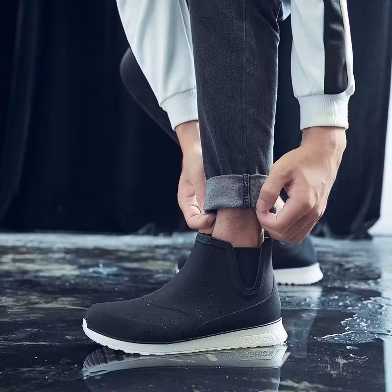 unique couples rain boots that are waterproof and slip resistant suitable for couples and families Product details 2