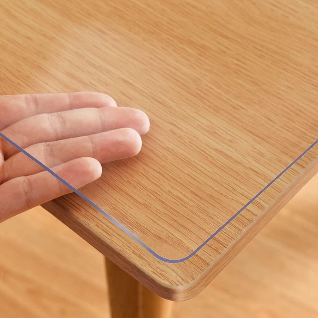 

Protège-table en PVC Transparent Premium, 1.5mm d'épaisseur - à la Chaleur, Anti-rayures, Facile à Nettoyer | Idéal pour les Tables de Salle à Manger de Maison & Hôtel