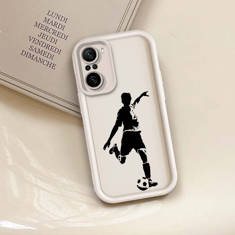 Elegantni nov dizajn z nogometno tematiko, ta telefonska ohišja je združljiva z Xiaomi Poco modeli F6, F5, F4, F3, F2, M6, M5S, M5, M4, GT Plus
