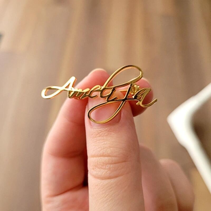 TEMU Personalized Golden Stainless Steel Letter Brooch - Elegant Cursive Suits, Ties, And Collars - , Bridesmaid, Or Father's Day Gift | Exquisite