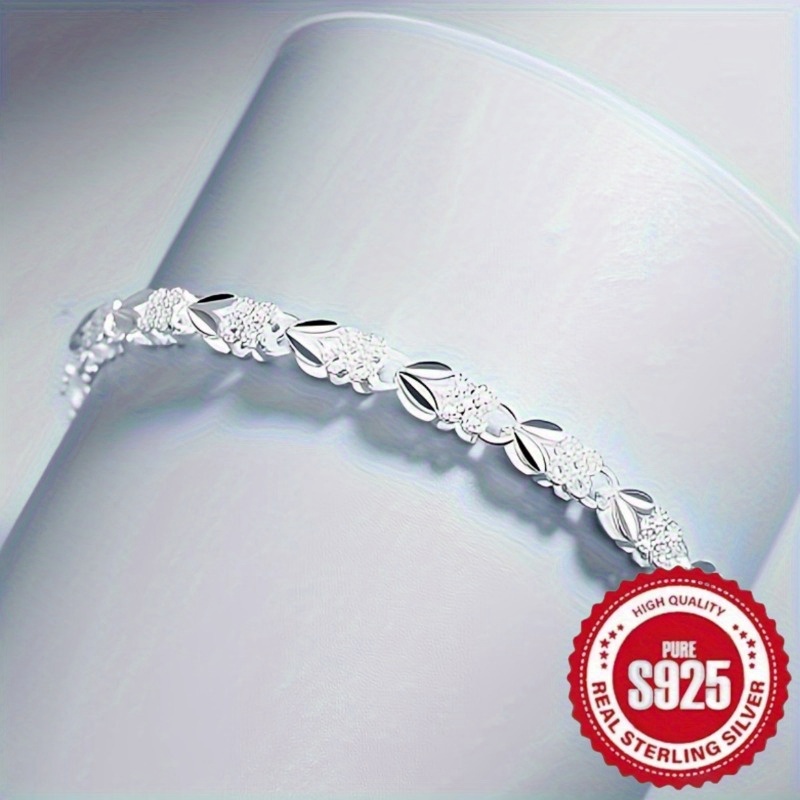 Women's Exquisite Silver Clover-Shaped Bracelet, Ideal Gift