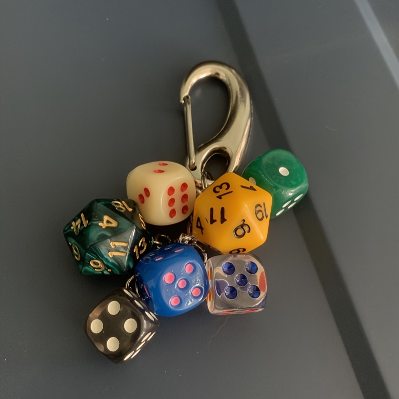 

A Resin Dice Keychain With Lobster Clasp, Retro Handmade Pendant Key Chain - Digital Theme, Decorative Single Piece Keychain, Suitable For Bags And Keys, For Valentine's Day Gift