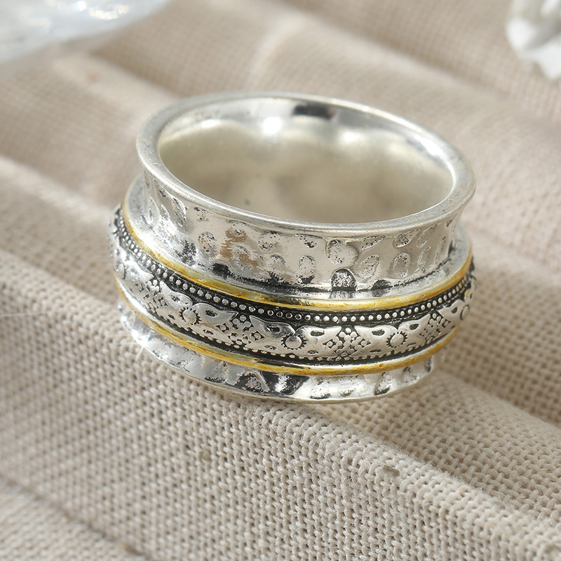 Bohemian Retro Pattern Carved Two-Tone Wide Face Ring