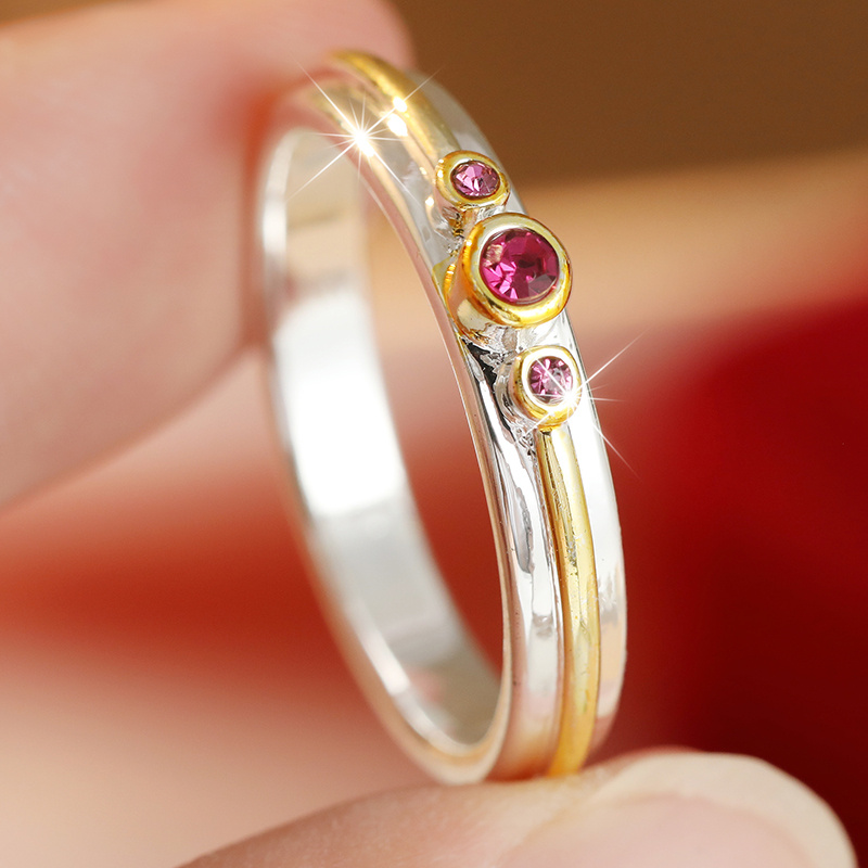 Retro Dual-Color Line Design Ring with Red Zirconia