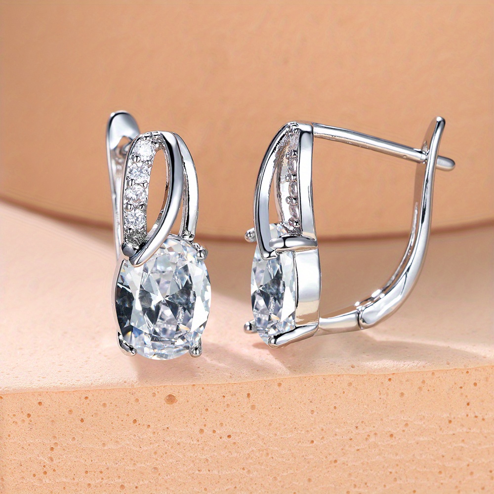 Women's Minimalist Elliptical Overlapping Stone Stud Earrings