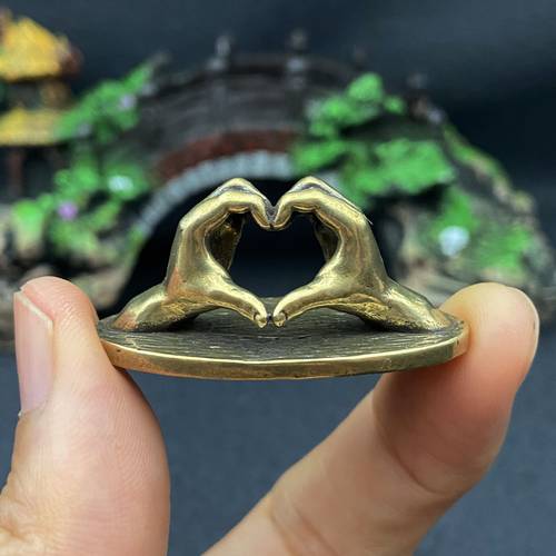 solid brass small statue with hands a heart distressed brass ornament 4cm hand polished decoration for office bookshelves holiday gift for colleagues