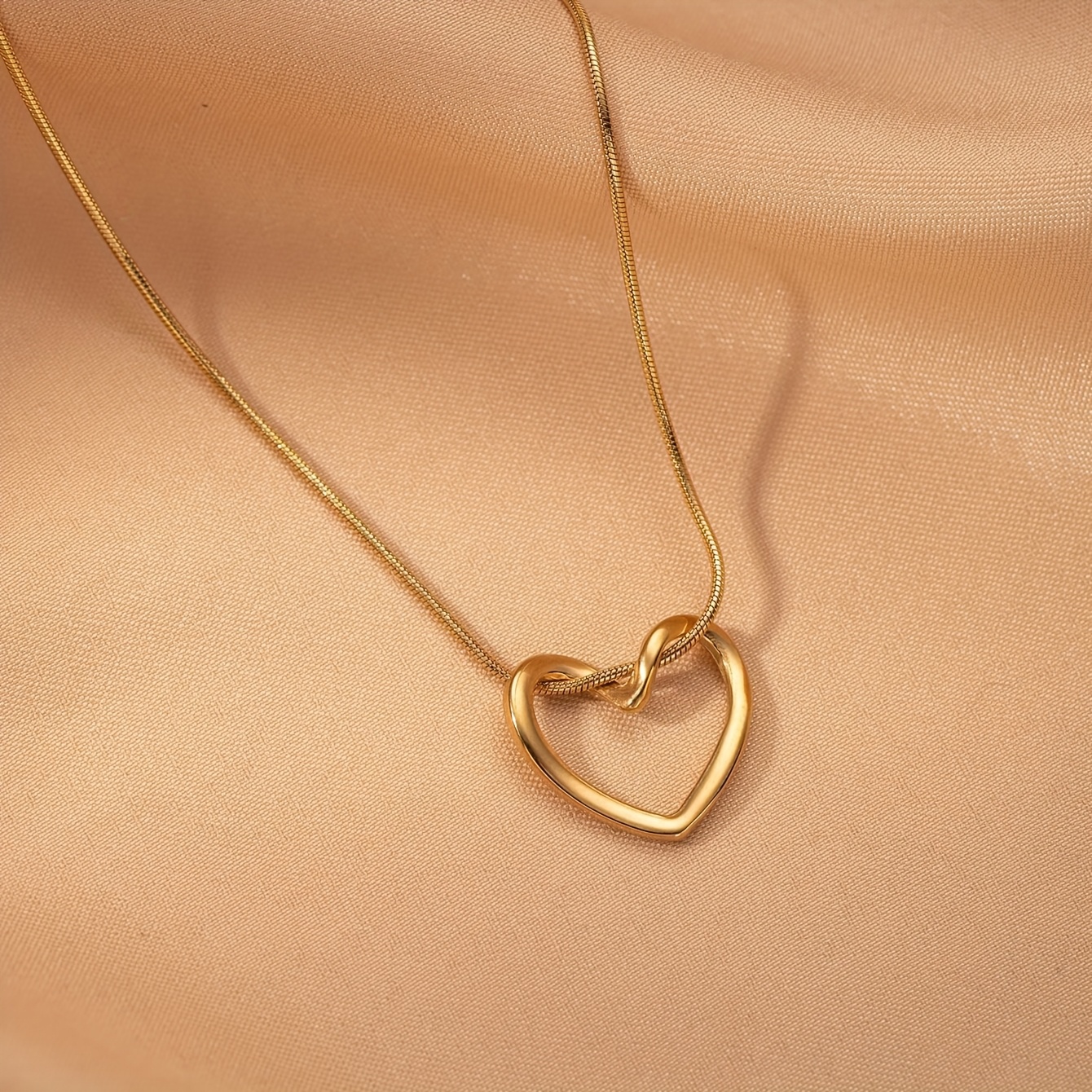Heart Pendant Necklace | Golden/silvery Snake Chain | Hypoallergenic Stainless Steel | Fade & Tarnish Resistant | Sophisticated Work Accessory & Light Luxury Date Jewelry | Sweet Her