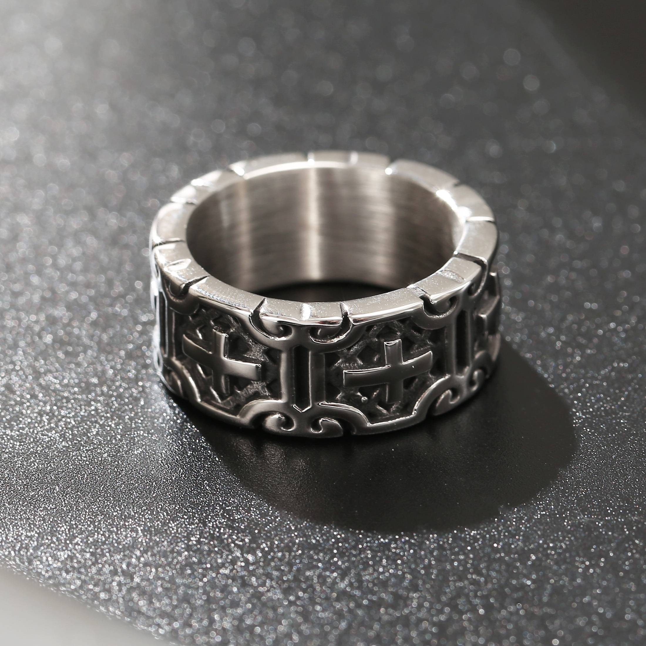 Image of Vintage Silvery 304l Stainless Steel Cross Pattern Band Ring For Men, Trendy Fashion Style Wide Band, Edgy Streetwear Accessory