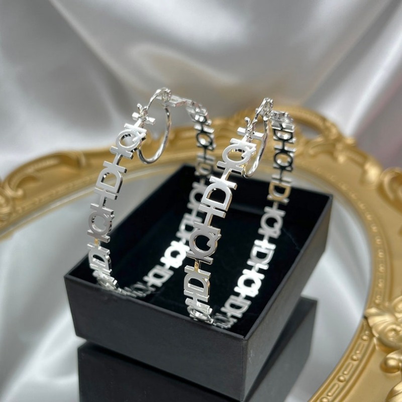 TEMU Personalized Hoop Earrings Featuring Names Or Initials, Large Perfect For Women. An Ideal Gift For Occasions Like Halloween, Christmas, Birthdays, And Thanksgiving