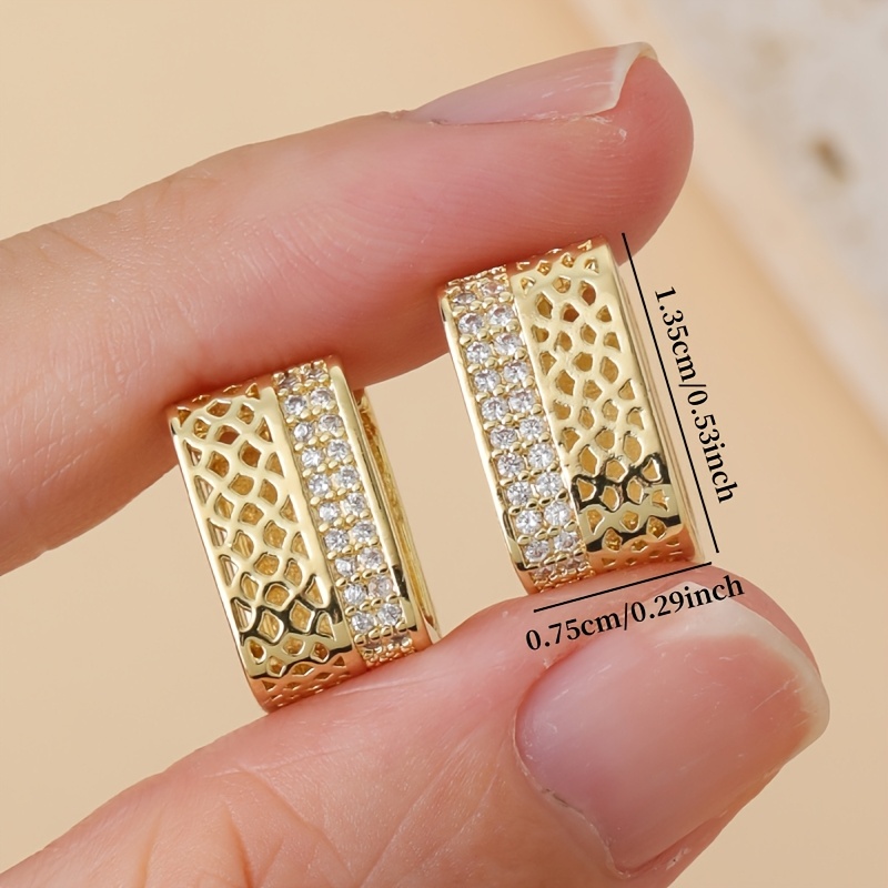 Women's Classic Chic Geometric Square Hollow Mesh Sparkle Wide Huggie Earrings
