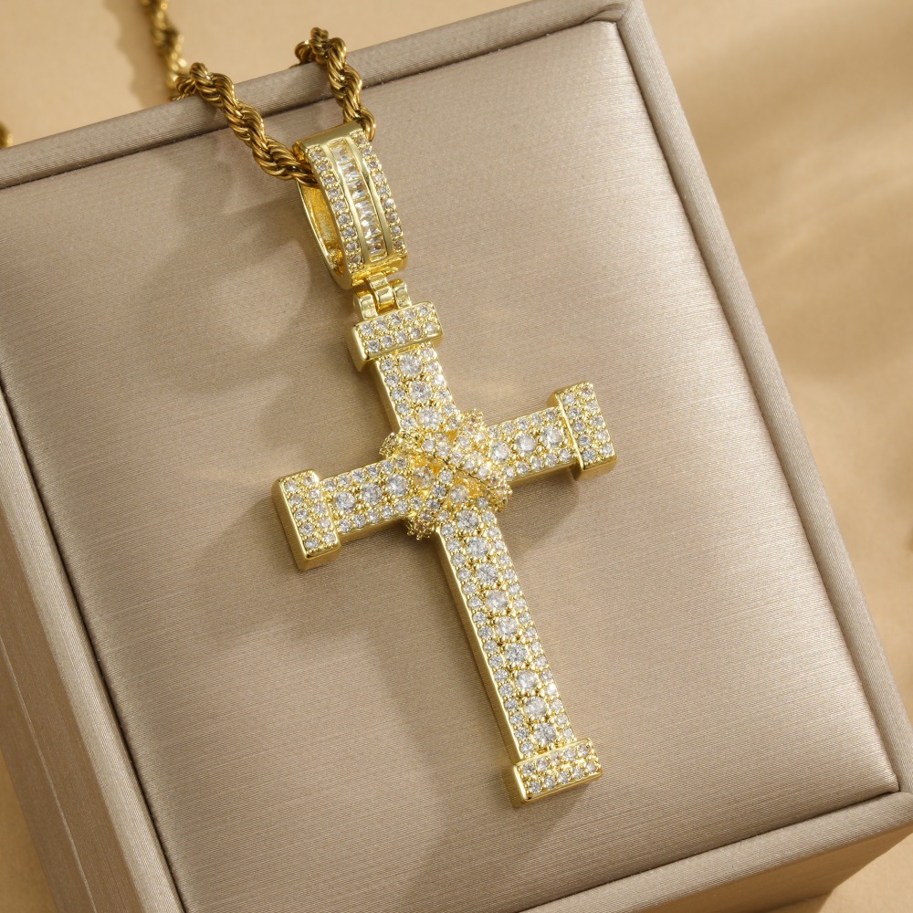 Fashion Ice Out Copper Cross Pendant Necklace, Luxurious Gift