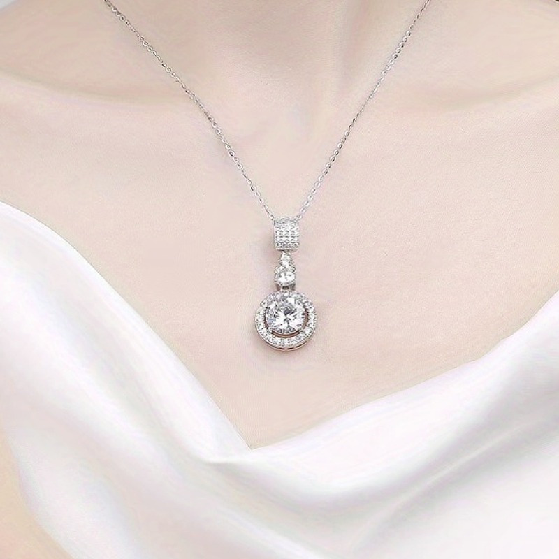 Luxury Round Moissanite Pendant Necklace, S925 Silver