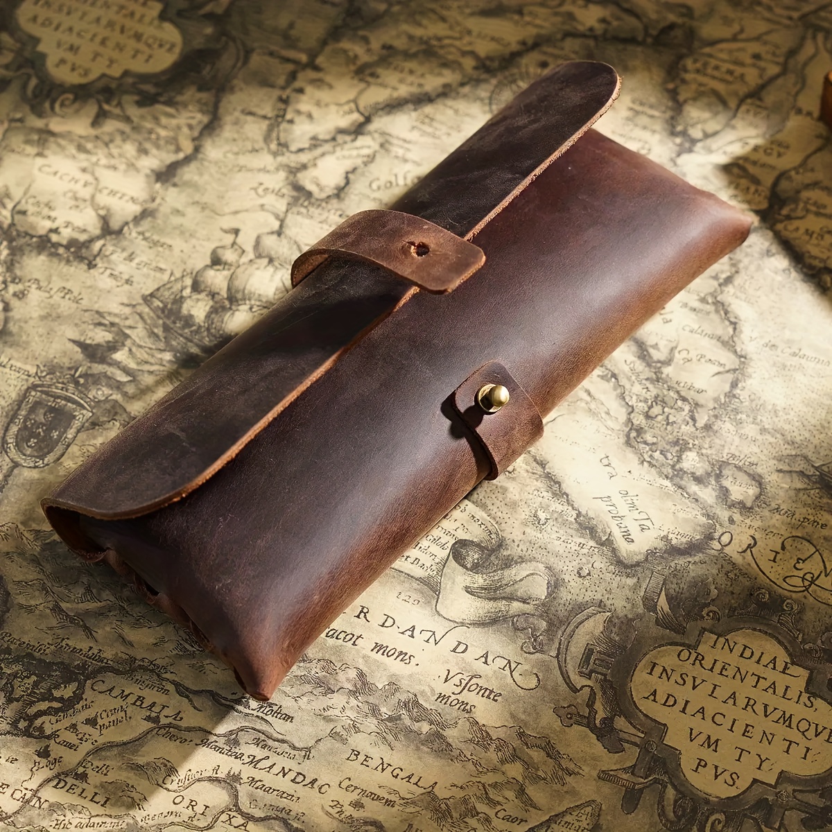 Custom-Made Large Capacity Pencil Case Made of Crazy Horse Leather And Top Layer Cowhide, Featuring a Vintage Design. This Japanese-Style Minimalist And Korean Trendy Leather Storage Box Is Multifunctional