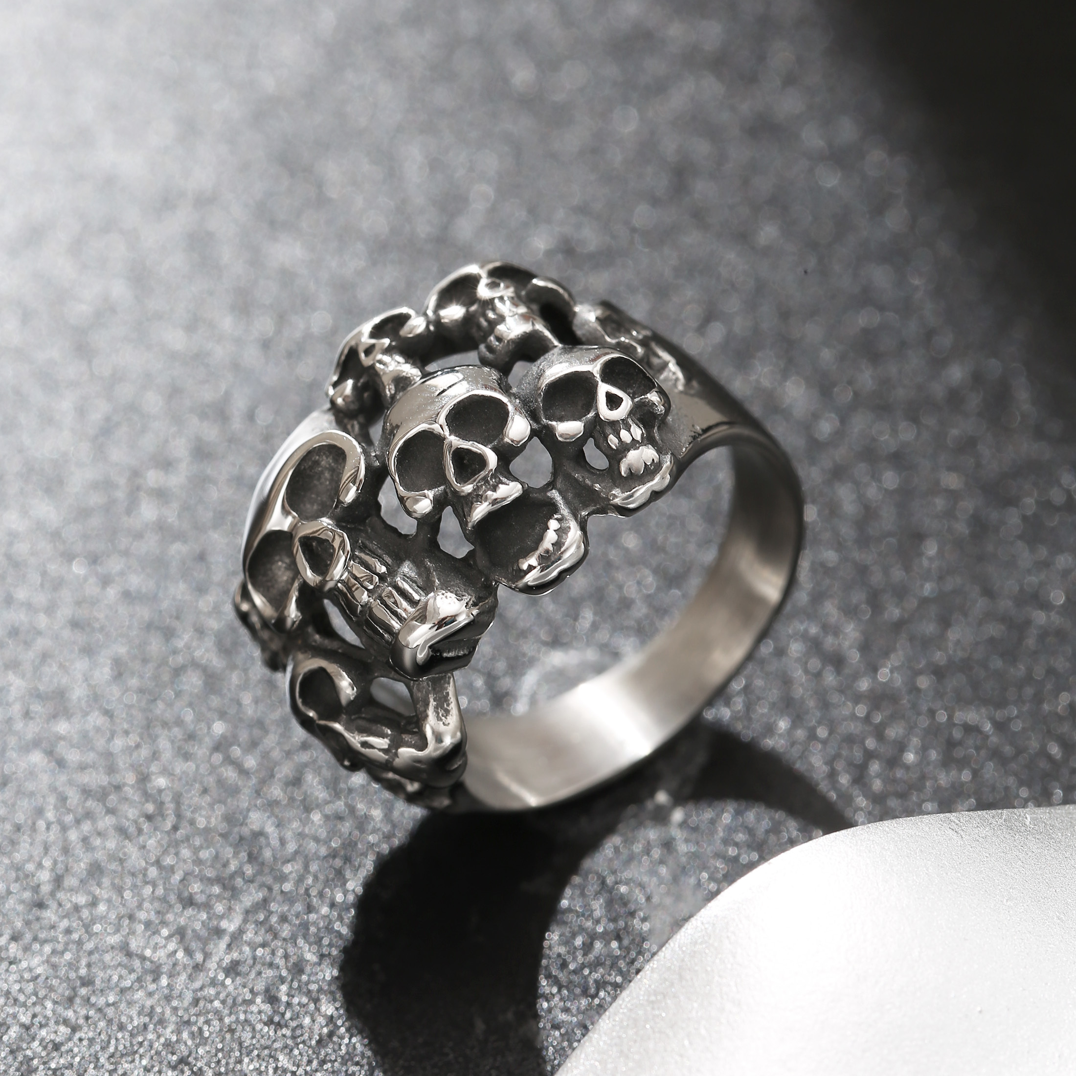 TEMU Vintage Silvery 304l 304l Stainless Steel Skull Band Ring For Men, Trendy Fashion Style Wide Band, Edgy Streetwear Accessory, Without Battery
