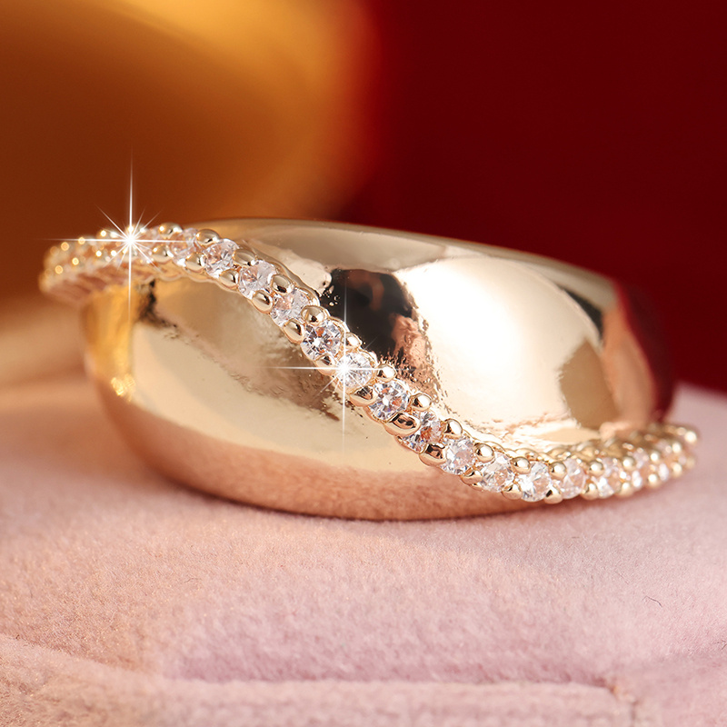 Classic Inlaid White Cubic Synthetic Zirconia Women's Ring