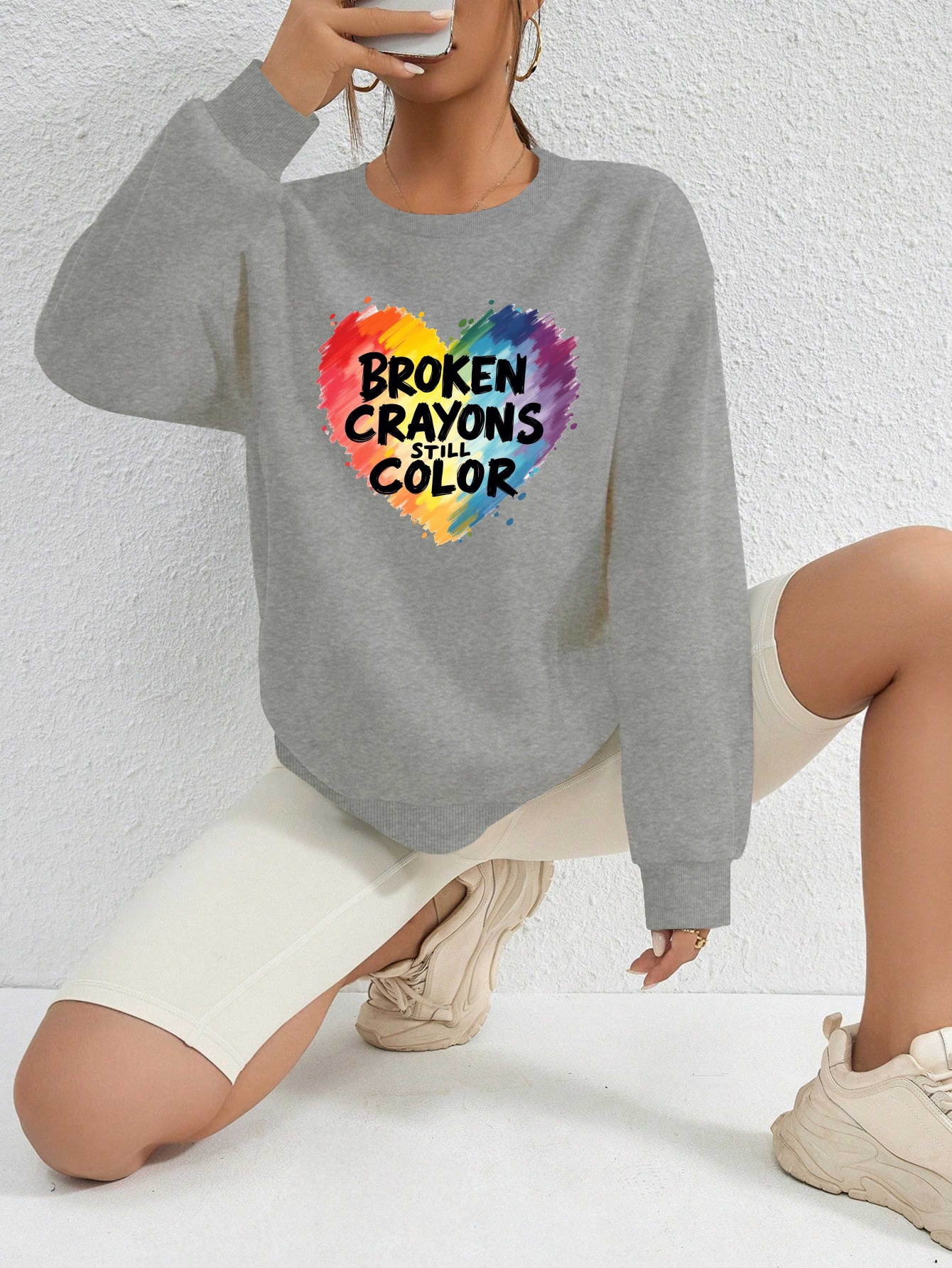 sweat à capuche femme les crayons cassés colorient     du cœur