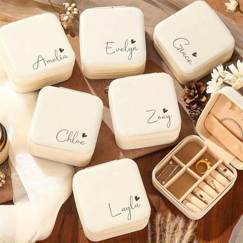 . schmuckschatulle mit individuellem namen, personalisierte schmuckschatulle mit namen und herz, mit reißverschluss, gefüttertem stoff und fächern, eleganter reiseschmuck-organizer, für gastgeschenke, hochzeitsgeschenke, elegante schmuckschatulle, schmuckschatullen