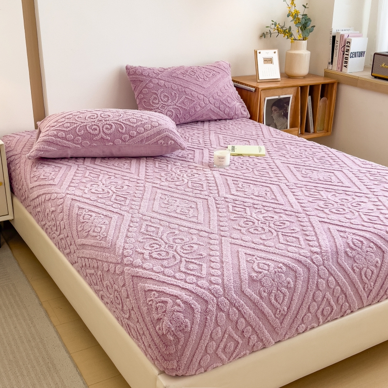 Image of Solid Color European Patterned Velvet Bed Sheet, And 4 Sizes, Thick Bedding, Skin-friendly Soft Fabric, Includes Pillowcase, Machine Washable