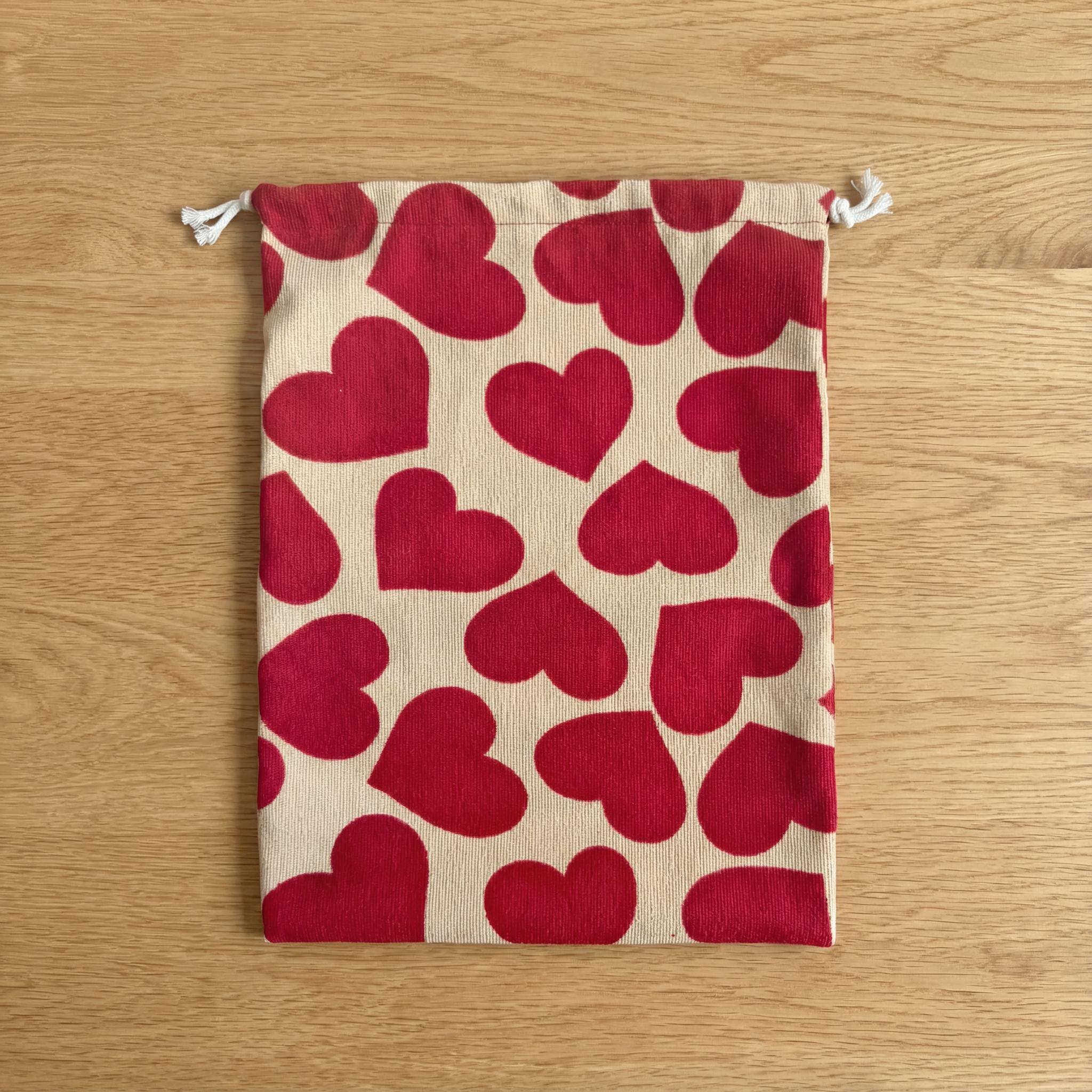 Image of 1pc Red Heart-shaped Storage Bag, Drawstring Cosmetic Bag, Portable Travel Storage Pouch, Large-capacity Decorative Bag For Holiday Gifts, Suitable For Gift Wrapping And Storing Cosmetics, Keys, And