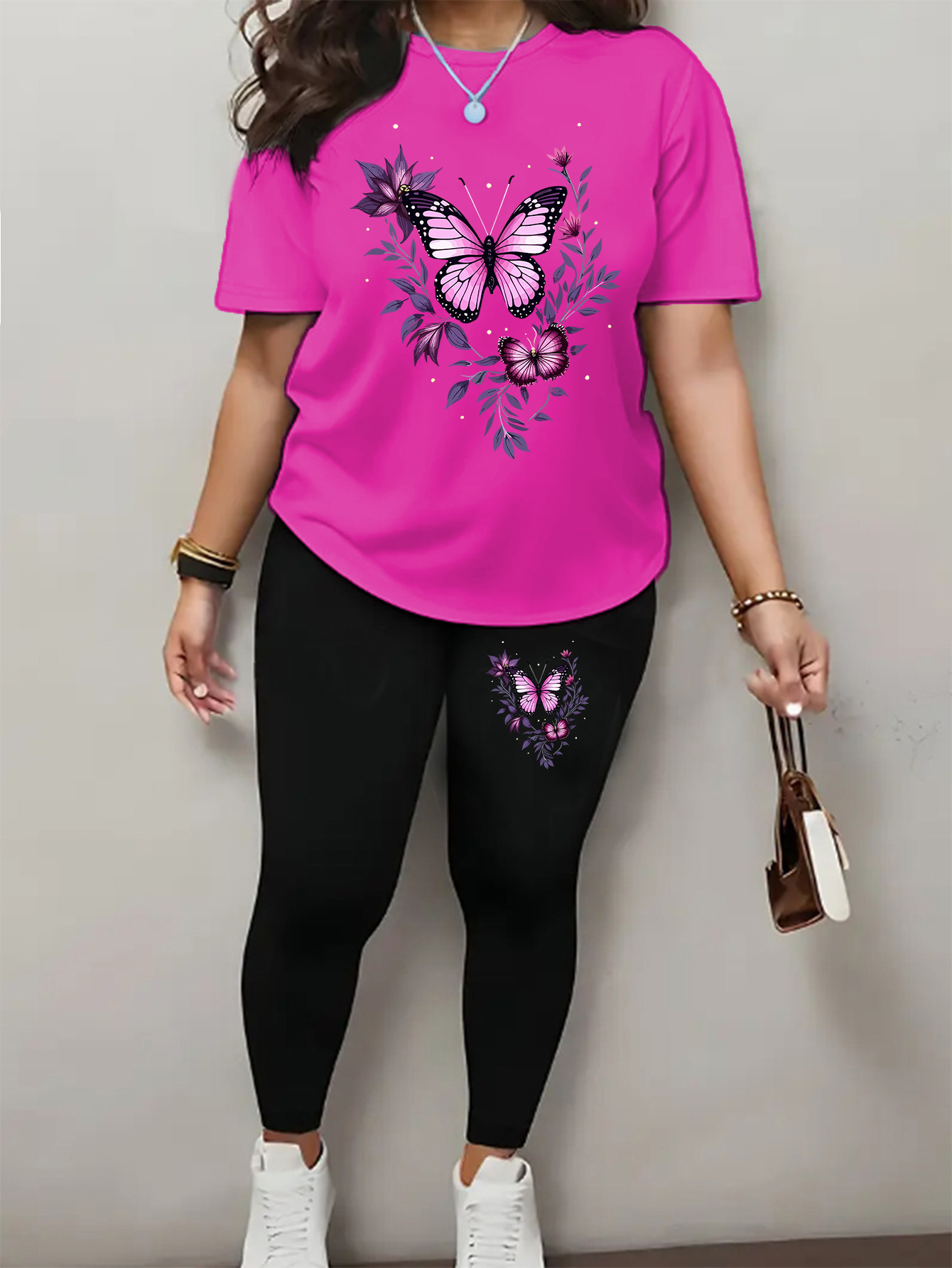 T-Shirt Femme Imprimé Papillon — Style Fleuri Printemps, été, automne et hiver - Ensemble mode femme à manches courtes avec imprimé papillon rimeur neuf. Tenue décontractée saisonnière, design ludique, costume stylisé, vêtements durables, lavable en machine, habillement féminin