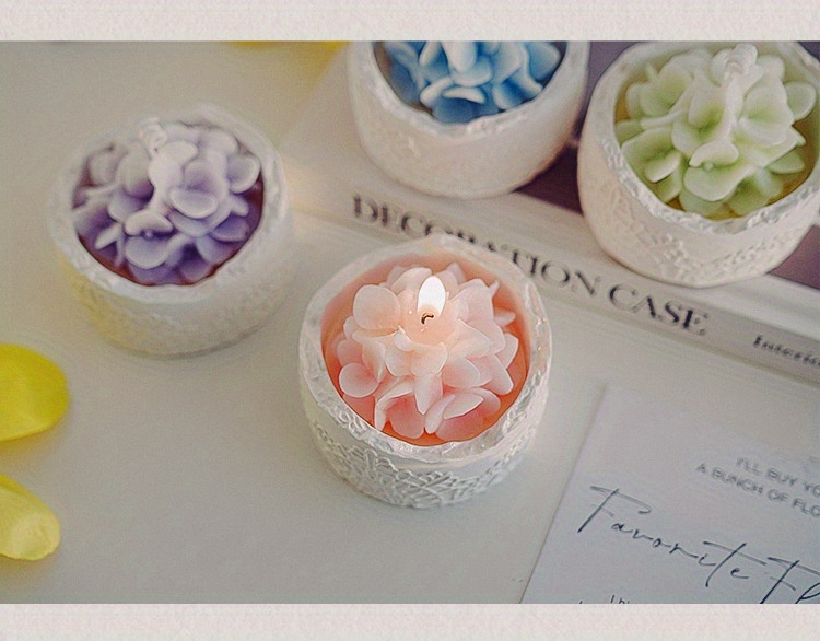 Candle in a Hydrangea Cup, Perfect for Women'S Day, Serves As a Fragrant Decorative Piece And Makes an Excellent Birthday Gift, Ideal for Celebrations And Gatherings