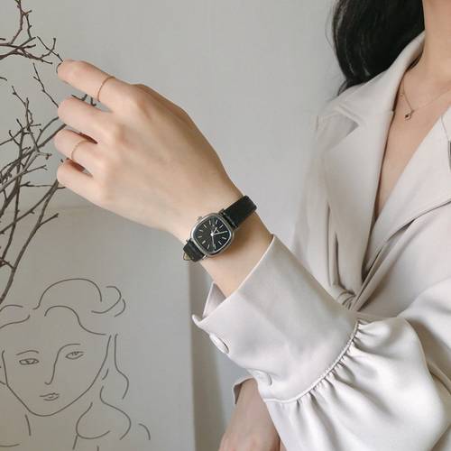 pambabaeng fashion watch, square dial, may heart-shaped na bracelet. regalong wristwatch para sa kababaihan. regalo sa ka an at pista. best friend set. regalo sa ng mga ina at ng mga puso
