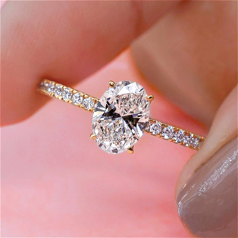 Stylish Oval Moissanite Ring in 925 Silver, Ideal for Evening Parties