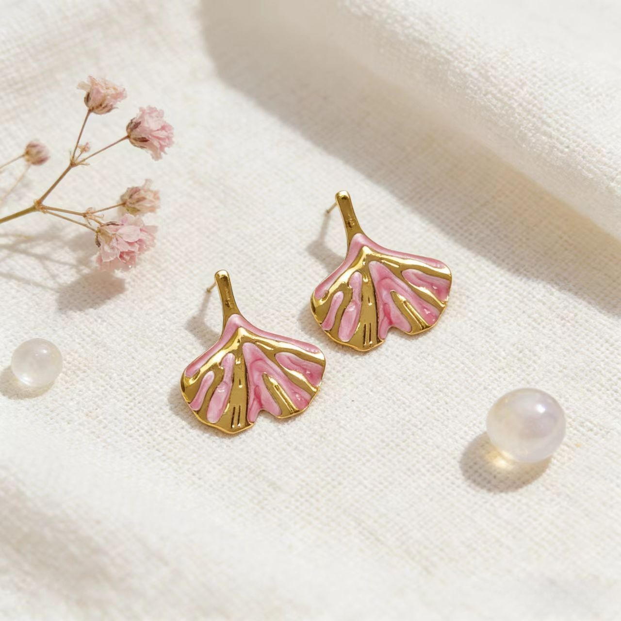 Ginkgo Leaf Drip Oil Earrings, Fashionable Design for Women