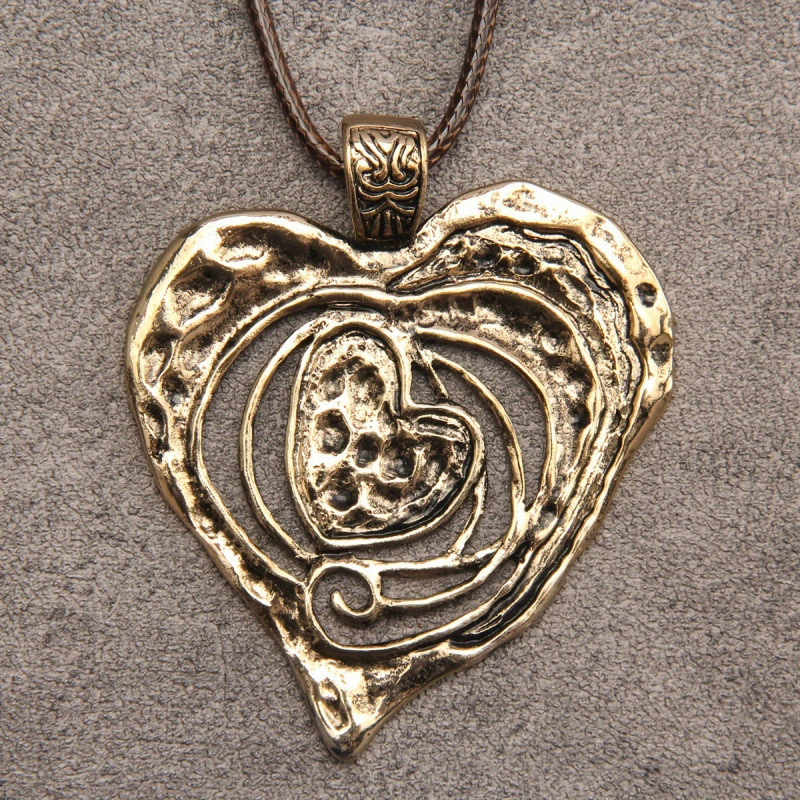 TEMU Bohemian Creative Retro Heart-shaped Pendant Necklace, Personalized , Fashionable And High-end Heart-shaped Necklace, Gift Jewelry