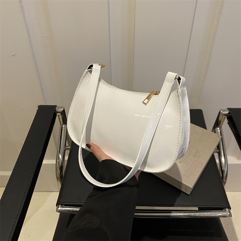 Image of New Small Women' 2026 Summer Vintage Handbag Underarm Bag Patent Solid Color Baguette Bag Fashionable And Versatile