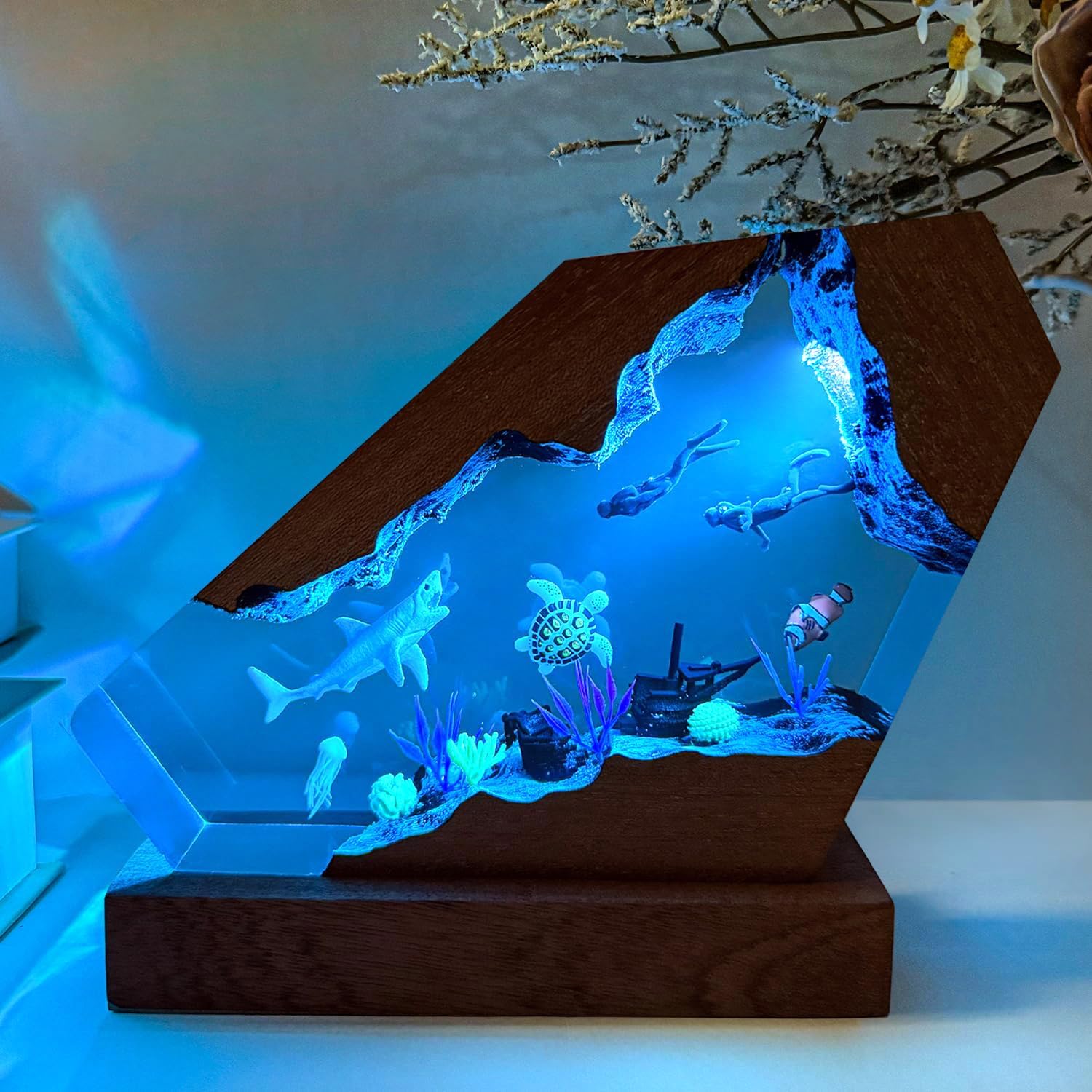 TEMU Lampe requin en résine de 6 pouces, veilleuse océanique à résine alimentée par USB avec base en bois, lumières , lampe décorative requin et ,
