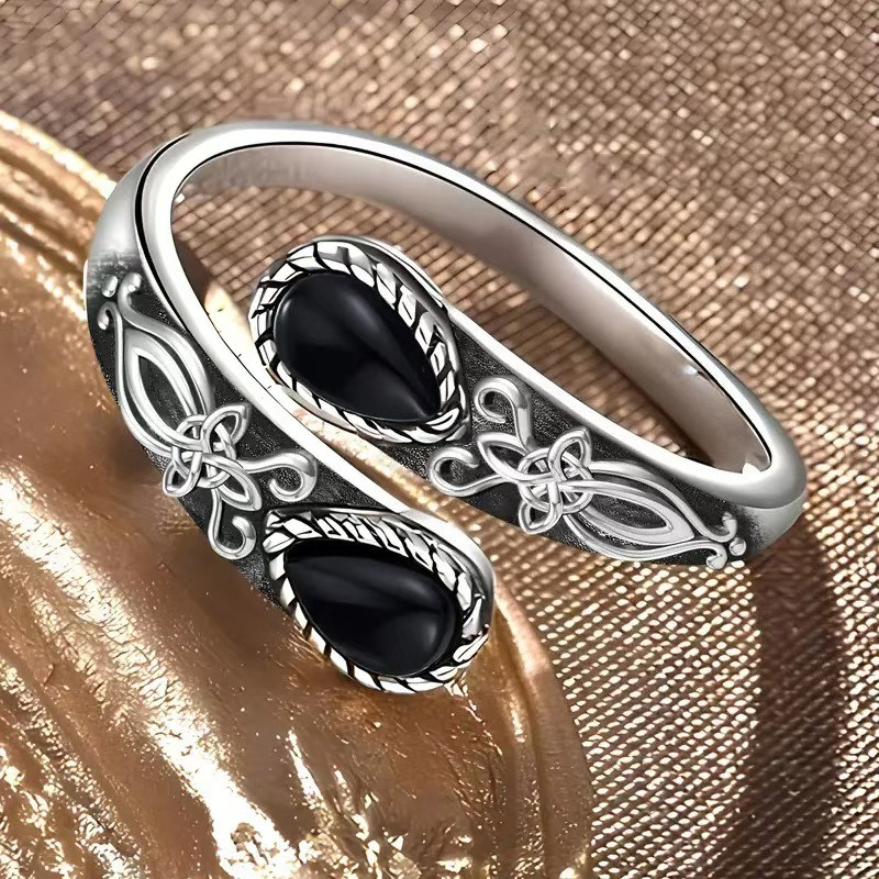 E-shop Verstellbare Ringe im Vintage-Stil mit handgeschnitzten Blumen und schwarzen Zirkonien, für den oder besondere Anlässe für Damen und Herren