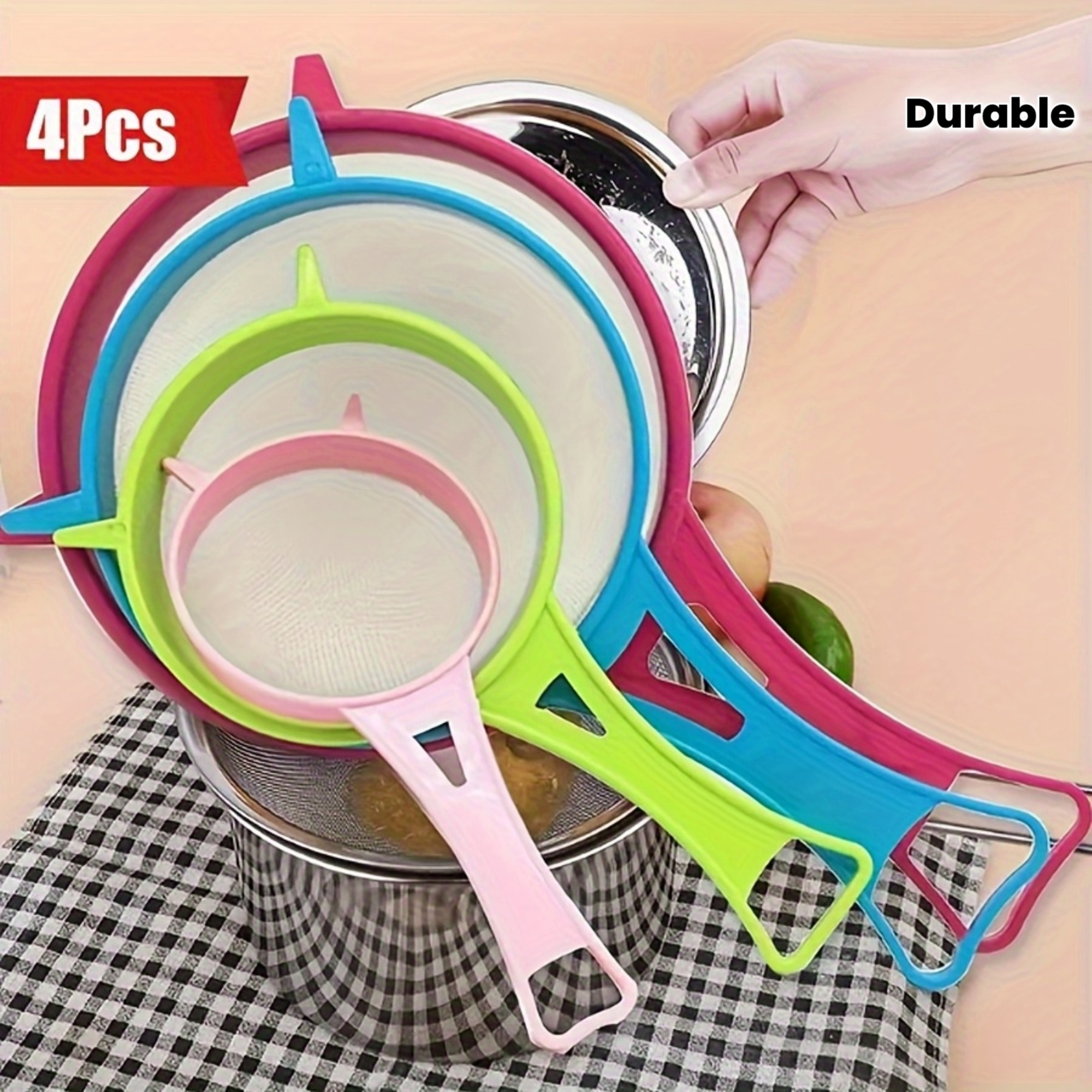 Juego de 4 coladores multifuncionales con asa - Filtro de cocina colorido, apto para té, zumo, leche de soja - Diseño duradero de plástico de grado alimenticio, asa ergonómica y malla fina - Utensilio de cocina que ahorra espacio, jarra filtradora de agua para encimera, infusor de té, diseño