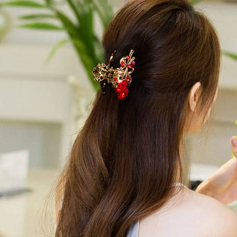 4pcs retro flower medium hair claw clips with   womens fashion metal alloy hairpins suitable for   length hair   daily use and parties ideal gift for   Product details 1