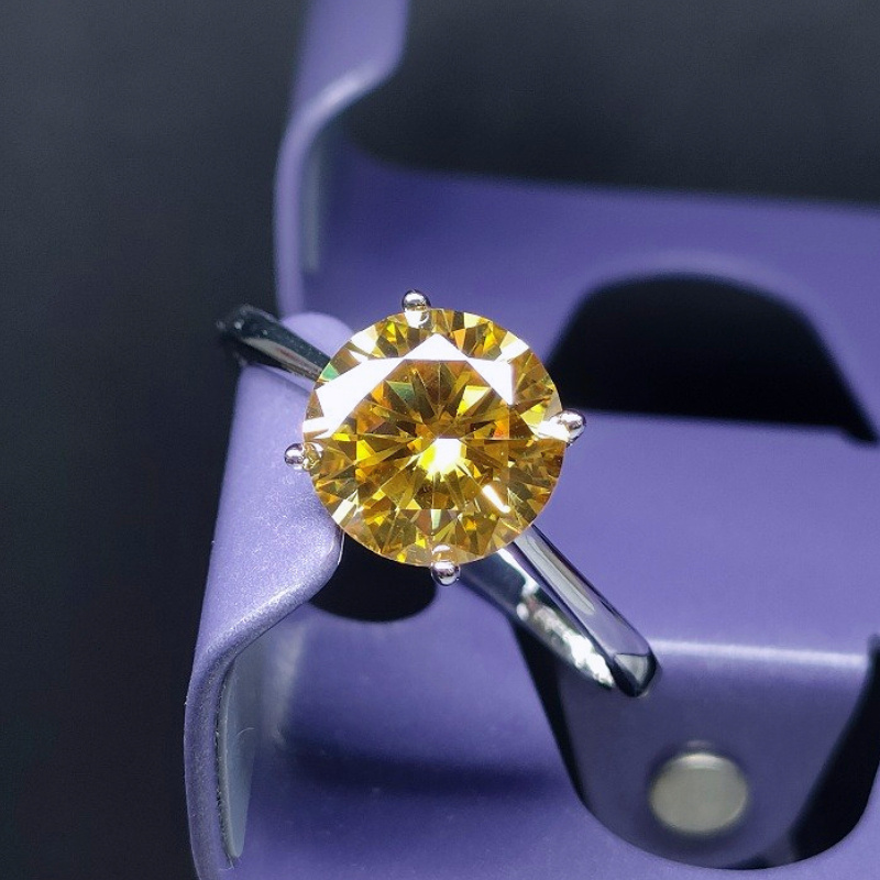Women's 2/3 Carat Champagne Moissanite Four-Clawed Ring, Elegant Gift