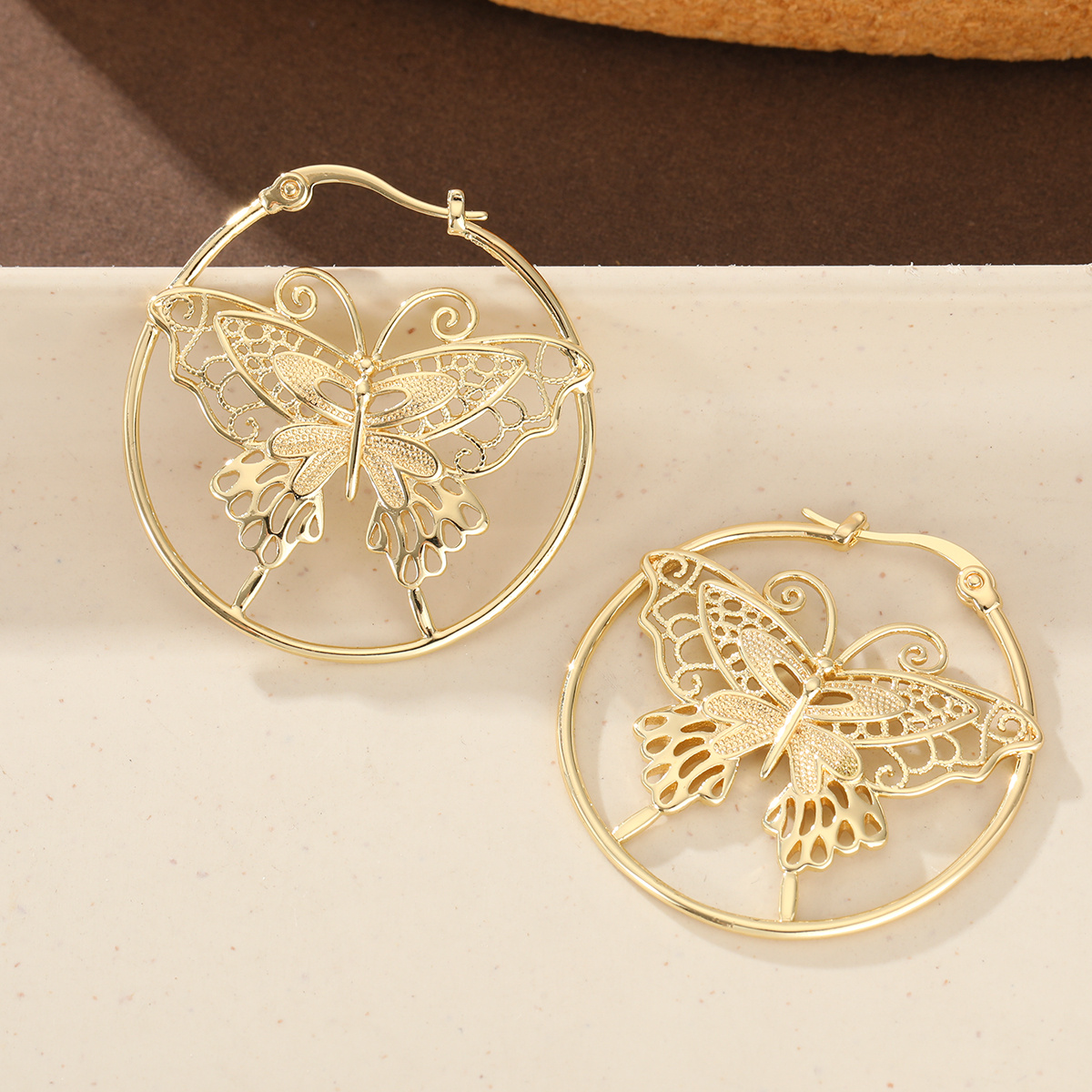 TEMU Retro Elegant Hollow Stereoscopic Lace Ring Women's Earrings Commute Vacation Dating Festival All-match Women Jewelry