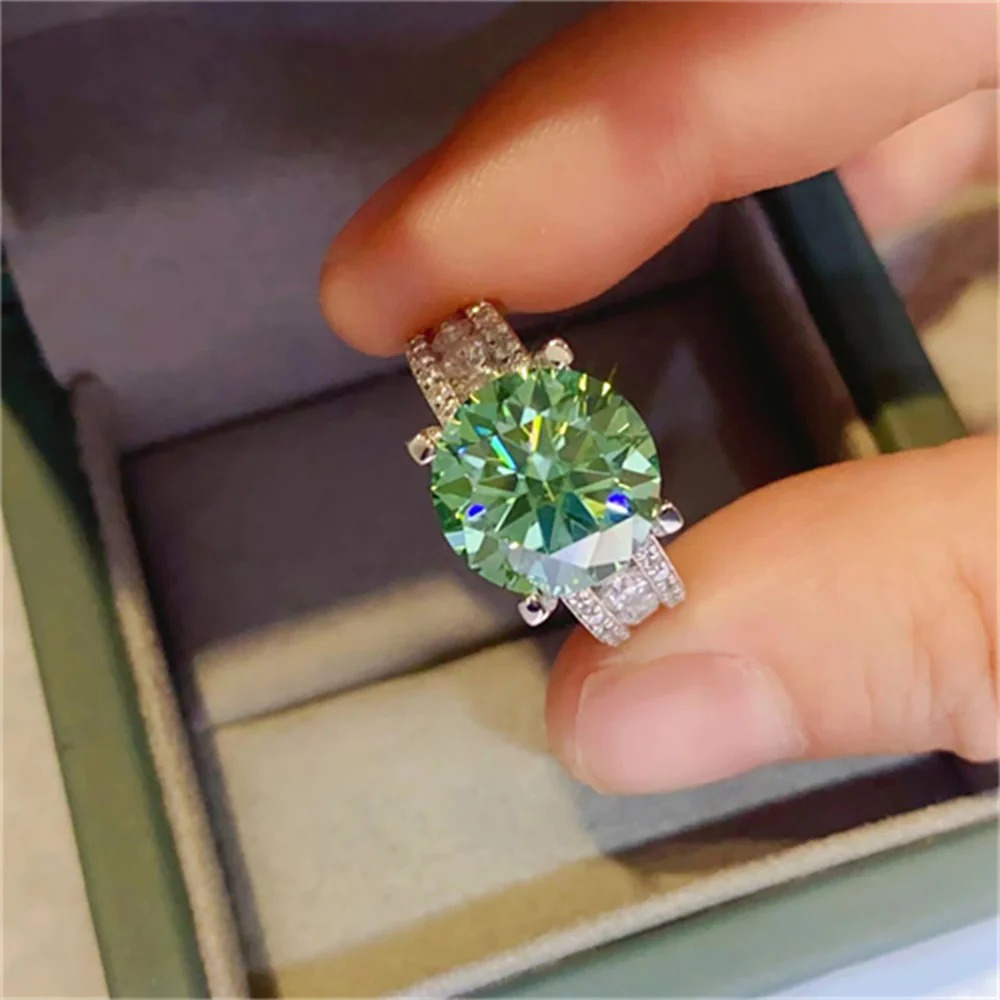 3/5/10 Carat S925 Silver Green Synthetic Moissanite Ring