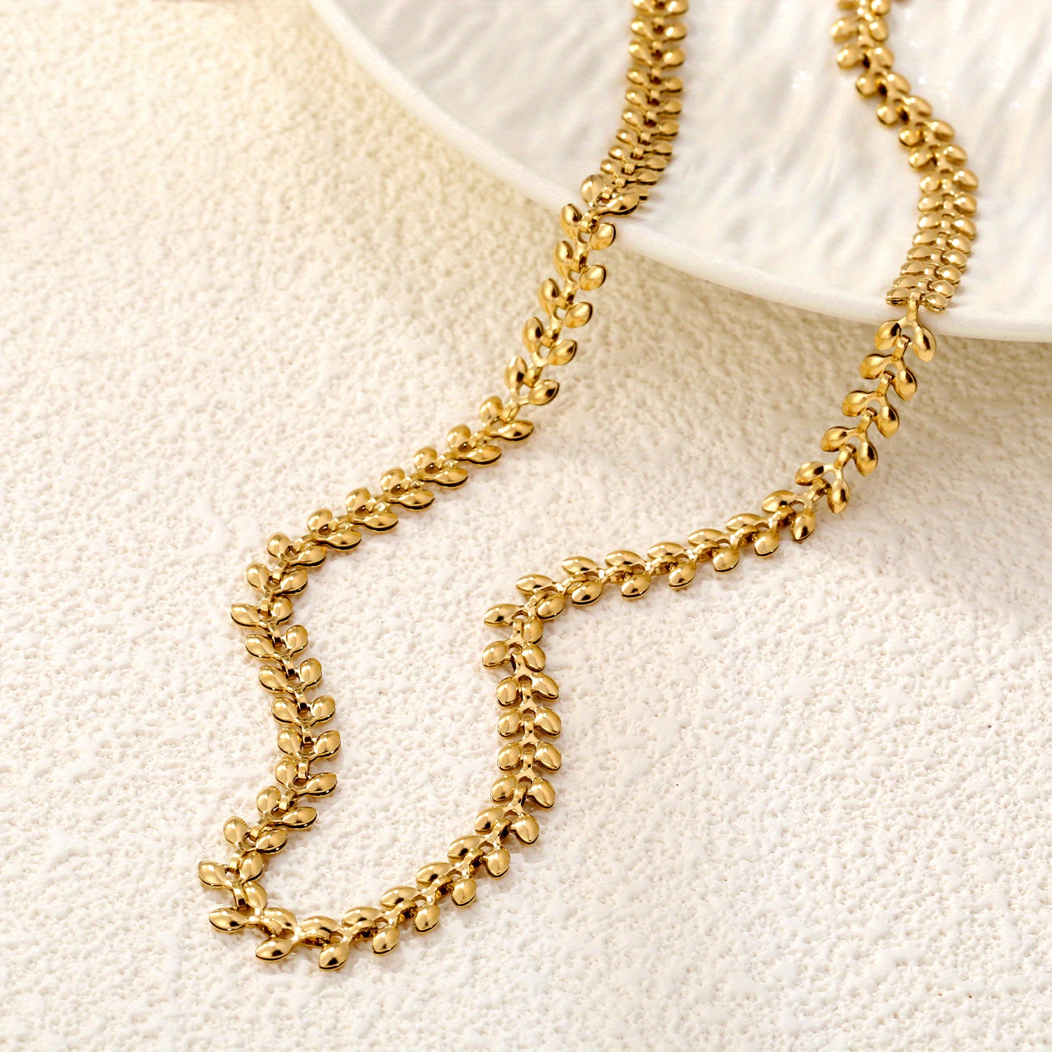 18K Gold-Plated Fashion Necklace Made of 316L Stainless Steel, Featuring a Wheat Chain Design, Waterproof And Perfect As a Jewelry Gift